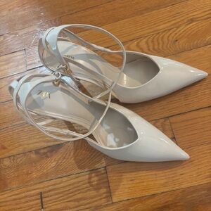 Zara Women's Sleek Cream Pointed Heels